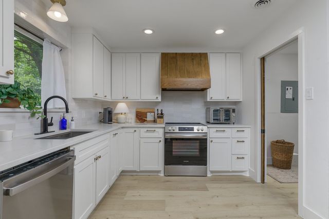 1331 Cloverdale Drive, Richardson, TX 75080