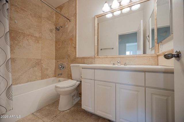1411 E ORANGEWOOD Avenue 209, Phoenix, AZ 85020