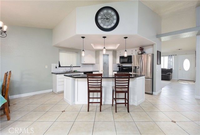 28970 Vacation, Canyon Lake, CA 92587