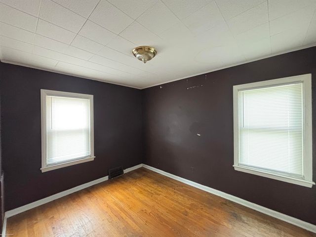 20009 Kenosha Street, Harper Woods, MI 48225