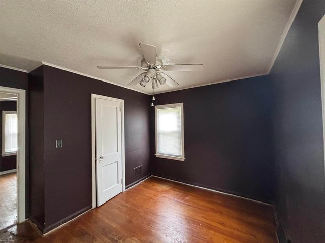 20009 Kenosha Street, Harper Woods, MI 48225