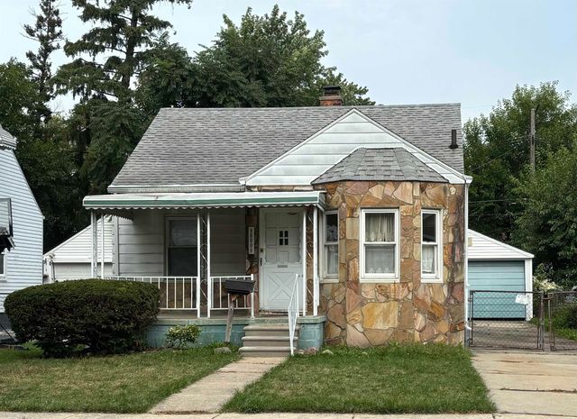 20009 Kenosha Street, Harper Woods, MI 48225