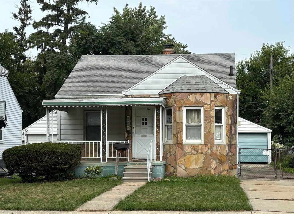 20009 Kenosha Street, Harper Woods, MI 48225