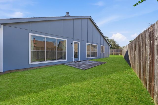 2210 Trail West Street, Sugar Land, TX 77478