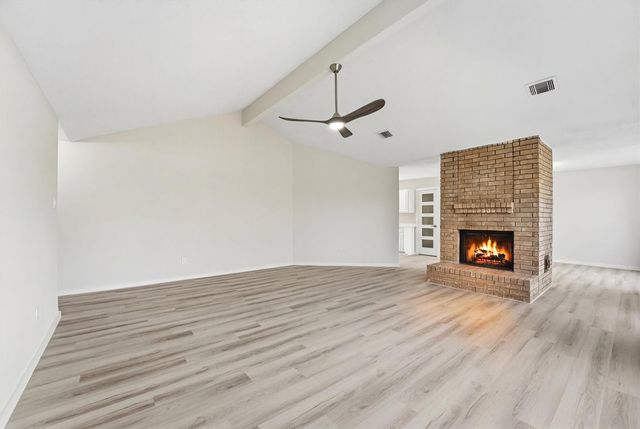 2210 Trail West Street, Sugar Land, TX 77478