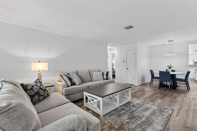 8245 VENDOME BOULEVARD N, Pinellas Park, FL 33781