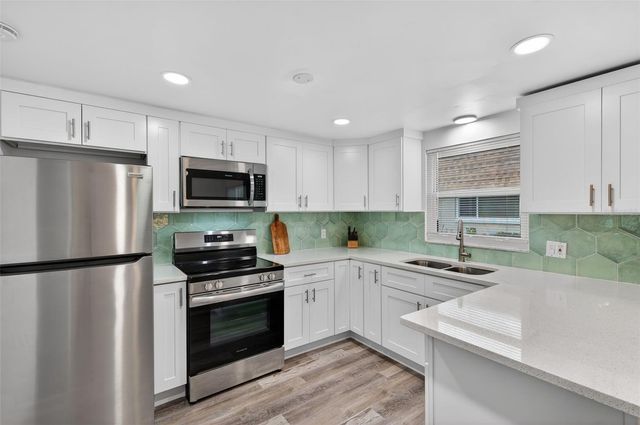 8245 VENDOME BOULEVARD N, Pinellas Park, FL 33781