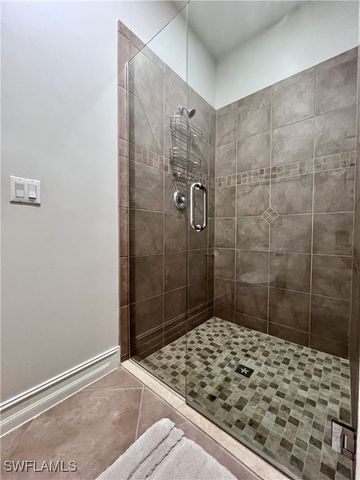 9092 Chula Vista ST 11003, Naples, FL 34113