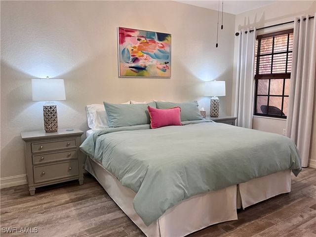 9092 Chula Vista ST 11003, Naples, FL 34113