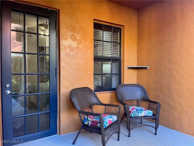 9092 Chula Vista ST 11003, Naples, FL 34113