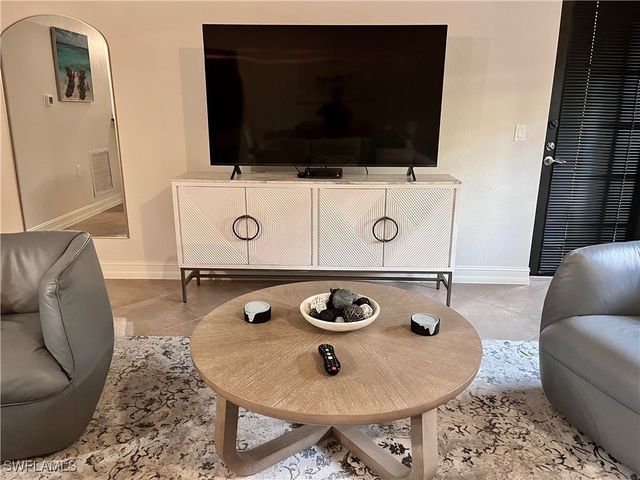 9092 Chula Vista ST 11003, Naples, FL 34113