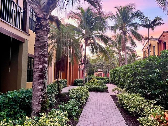 9092 Chula Vista ST 11003, Naples, FL 34113