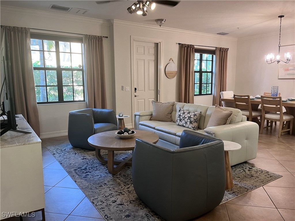 9092 Chula Vista ST 11003, Naples, FL 34113