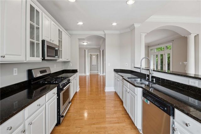 560 Dutch Valley Road NE 311, Atlanta, GA 30324