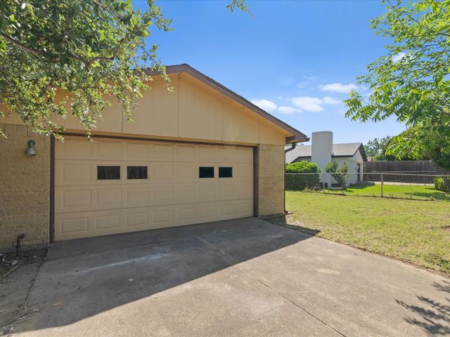 2039 Chestnut Road, Carrollton, TX 75007