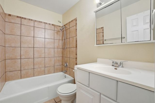 1895 Tall Oaks Drive 3508, Aurora, IL 60505