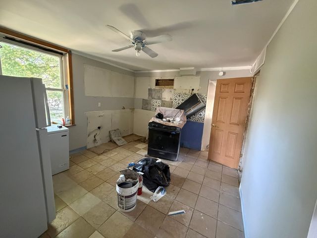 4150 W CARROLL Avenue, Chicago, IL 60624