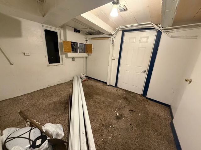 4150 W CARROLL Avenue, Chicago, IL 60624
