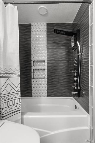 2052 Waybridge Lane, Fenton, MO 63026