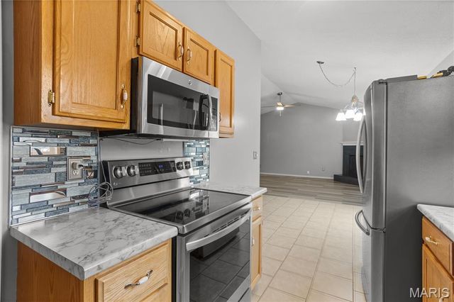 2052 Waybridge Lane, Fenton, MO 63026