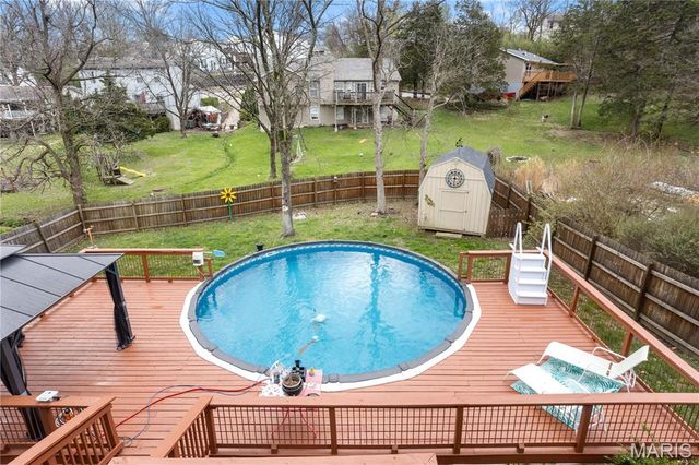 2052 Waybridge Lane, Fenton, MO 63026