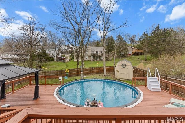 2052 Waybridge Lane, Fenton, MO 63026