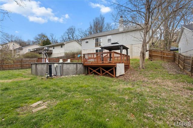 2052 Waybridge Lane, Fenton, MO 63026
