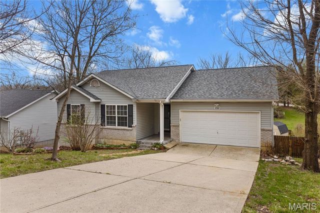 2052 Waybridge Lane, Fenton, MO 63026