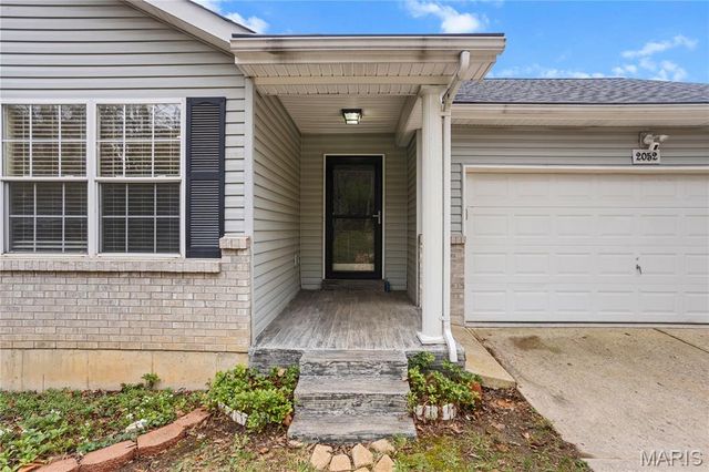 2052 Waybridge Lane, Fenton, MO 63026