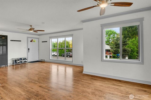 10820 Lake Ridge Drive S, Seattle, WA 98178