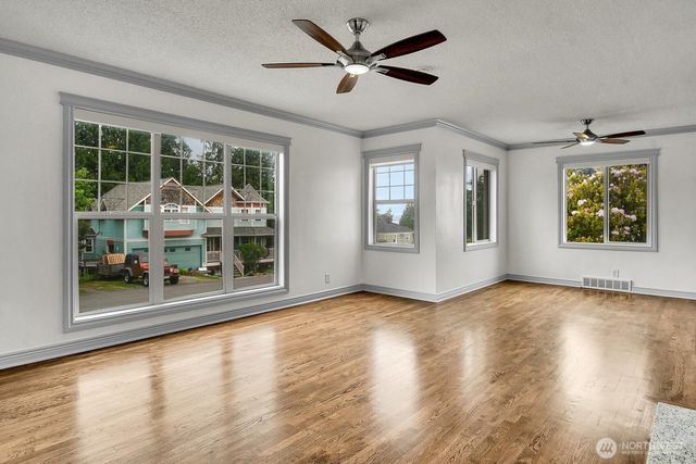 10820 Lake Ridge Drive S, Seattle, WA 98178