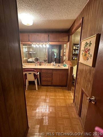 3923 E-Z Street, Kingston, OK 73439