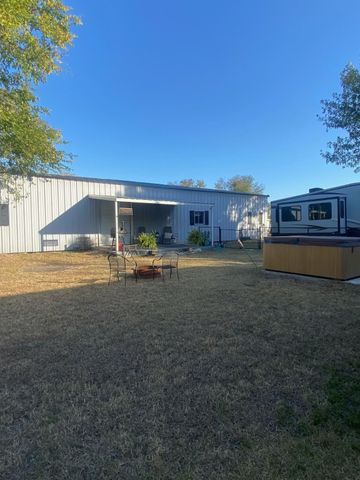 105 N 6th Street E, Dawson, TX 76639