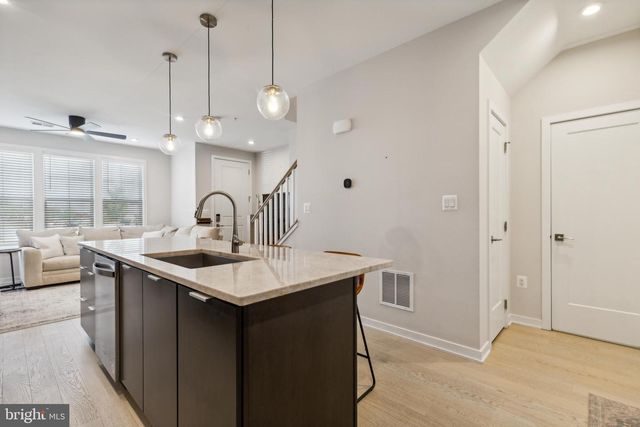 22318 ROANOKE RISE TER, Ashburn, VA 20148