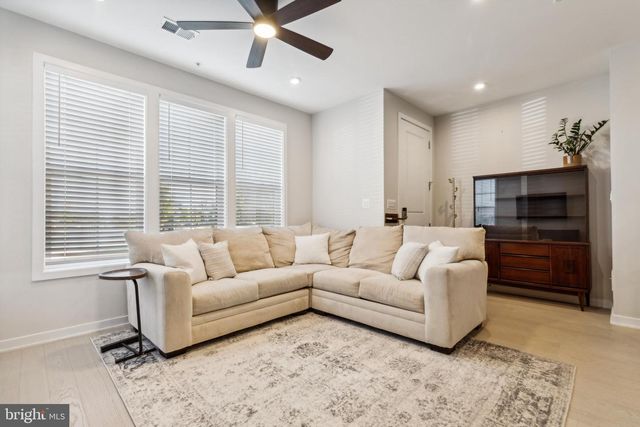 22318 ROANOKE RISE TER, Ashburn, VA 20148