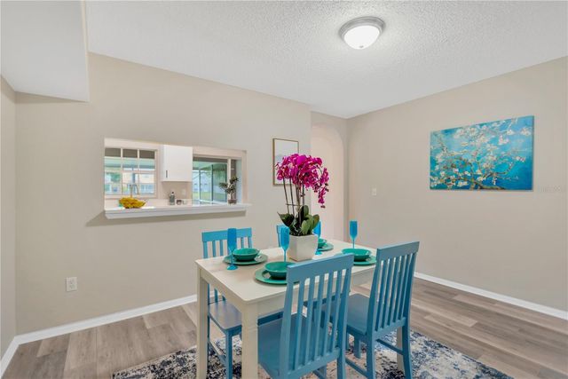 327 KENSINGTON LAKE CIRCLE, Brandon, FL 33511