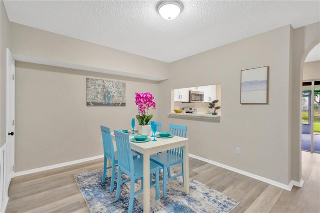 327 KENSINGTON LAKE CIRCLE, Brandon, FL 33511