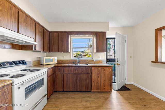 1210 11TH Street N, Jacksonville Beach, FL 32250