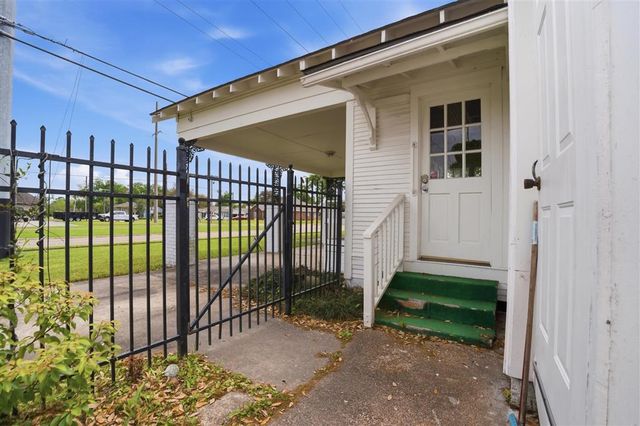 1323 10th Street, Lake Charles, LA 70601