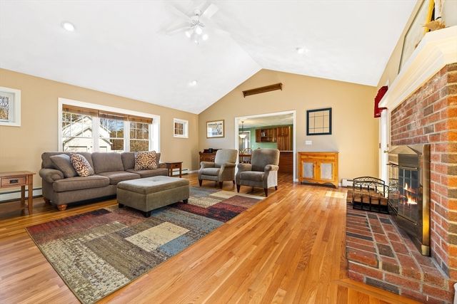 6 Abbie Lane, Attleboro, MA 02703