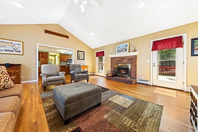 6 Abbie Lane, Attleboro, MA 02703