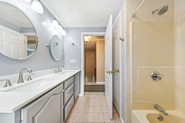 6 Abbie Lane, Attleboro, MA 02703