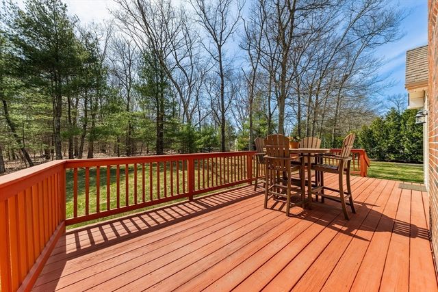 6 Abbie Lane, Attleboro, MA 02703