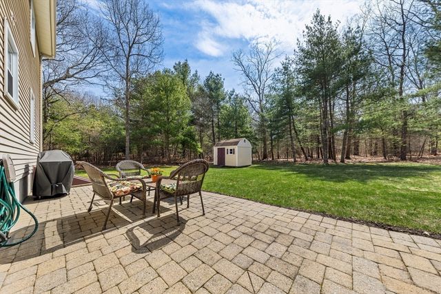 6 Abbie Lane, Attleboro, MA 02703