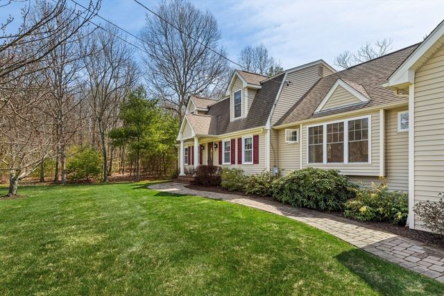 6 Abbie Lane, Attleboro, MA 02703