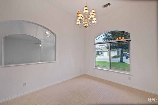 3302 Medallion Rose Avenue, Bakersfield, CA 93313