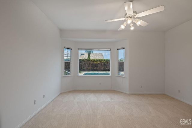 3302 Medallion Rose Avenue, Bakersfield, CA 93313