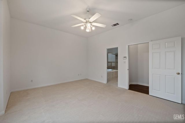 3302 Medallion Rose Avenue, Bakersfield, CA 93313