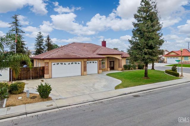 3302 Medallion Rose Avenue, Bakersfield, CA 93313
