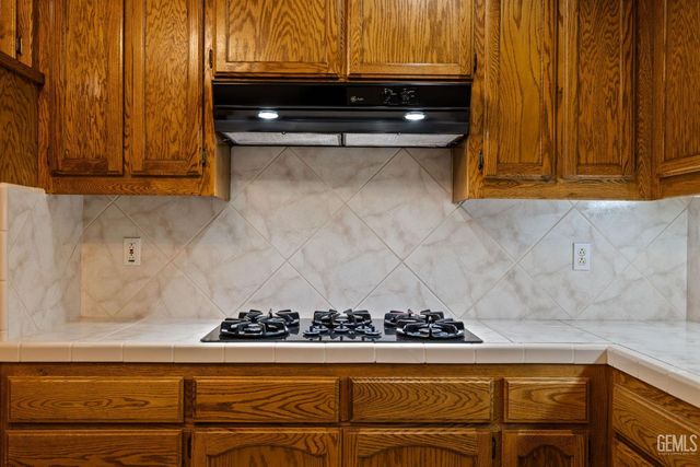 3302 Medallion Rose Avenue, Bakersfield, CA 93313